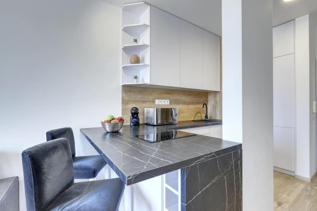 Star Cozy Apartment In A Modern Neighborhood Bratislava Exterior foto